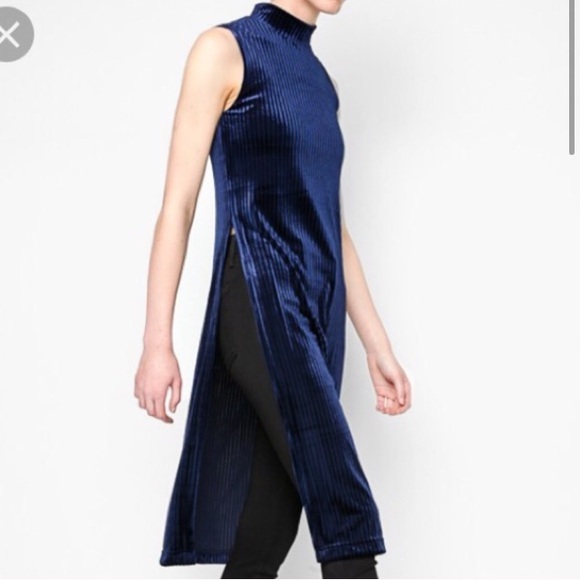 J.O.A blue pleated sleeveless high neck high slit long tunic blouse size medium - Picture 1 of 4